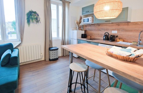 Perigueux Apartment | Apartment 'Le Relais Des Depeches': Cosy Stay in Périgueux with Wi-Fi