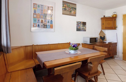 Reiselfingen Apartment | Apartment 'Leon, 130qm, 3 Schlafzimmer' with Shared Terrace, Shared Garden and Wi-Fi