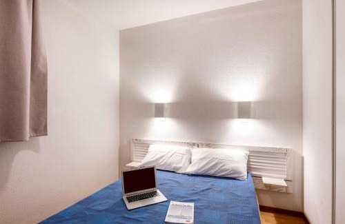 Le Verdon-sur-Mer Apartment | Apartment Les Alcyons T2 by Interhome