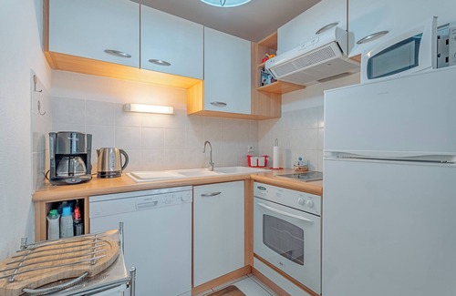 Erquy Apartment | Apartment 'Les Bains - Erquy' with Wi-Fi