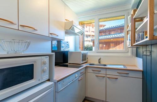 Les Almes Apartment | Apartment Les Grandes Balmes I et II - Le Lac-11 by Interhome