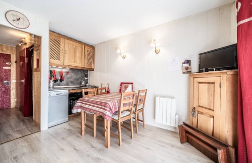 Le Praz de Lys Apartment | Apartment 'Les Pralyssimes 462' with Mountain View, Private Terrace and Wi-Fi