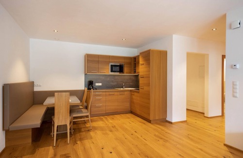 Lagundo Apartment | Apartment “Linea Palus” with Mountain View, Pool, Wi-Fi, Terrace, Garden & Sauna