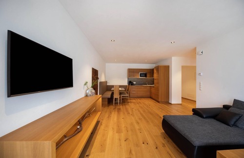 Lagundo Apartment | Apartment “Linea Palus” with Mountain View, Pool, Wi-Fi, Terrace, Garden & Sauna