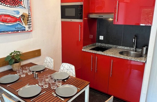 Llanca Apartment | Apartment Llanca Sea view, Swimming pool and 5min walk to the beach