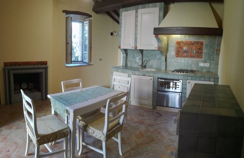 San Feliciano Other | Apartment located within the Baglioni-Pompili Rocca of the fourteenth century.