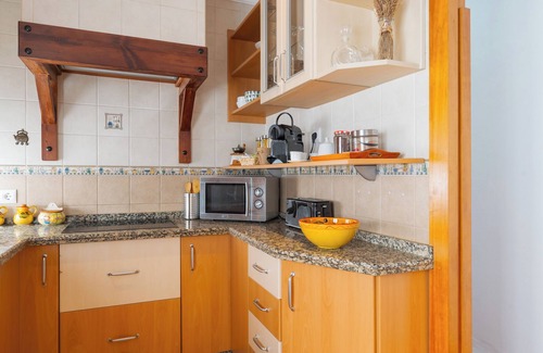 Carmona Apartment | Apartment 'Lolita' with Shared Garden, Wi-Fi and Air Conditioning