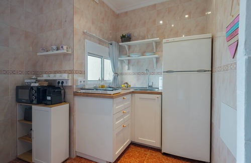 Carmona Apartment | Apartment 'Lucero' with Shared Garden, Wi-Fi and Air Conditioning