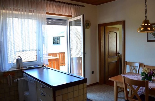 Bendorf Apartment | Apartment Ludwig - apartment/apartment, shower and bath, toilet, balcony