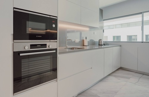 Paranhos Apartment | Apartment 'Lux In Porto' with Wi-Fi and Air Conditioning
