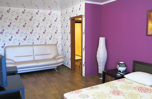 Omsk Apartment | Apartment Luxe with Jacuzzi on Maslennikova 45