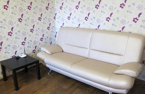 Omsk Apartment | Apartment Luxe with Jacuzzi on Maslennikova 45