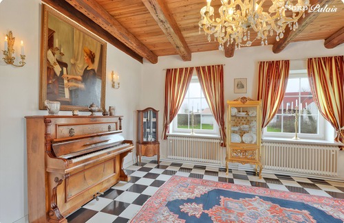 Horsbull Apartment | Apartment 'Maisonette Suite' with Shared Garden and Wi-Fi