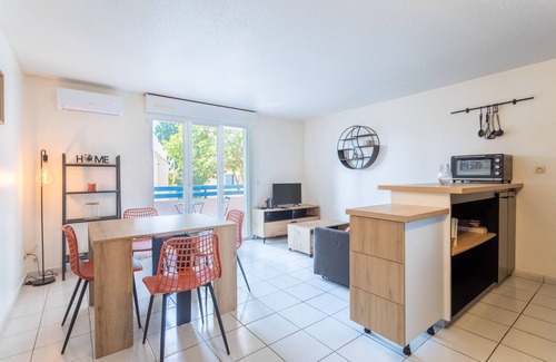 Les Hauts de Canet Apartment | Apartment 'Malibu Village' with Shared Pool, Wi-Fi and Air Conditioning