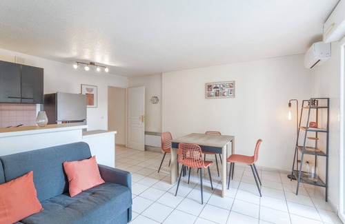 Les Hauts de Canet Apartment | Apartment 'Malibu Village' with Shared Pool, Wi-Fi and Air Conditioning