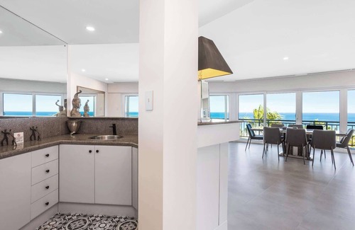 Scarborough Apartment | Apartment M601 - Spectacular Beachfront Penthouse!