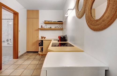 Schenna Apartment | Apartment 'Mair In Schenna T' with Shared Terrace and Wi-Fi