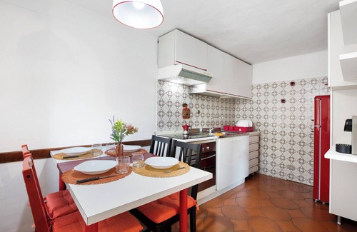 Aosta Apartment | Apartment 'Maison Ninive' with Mountain View, Wi-Fi and Air Conditioning