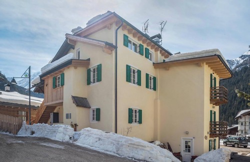 Canazei Apartment | Apartment 'Majon Baticher' with Mountain View, Balcony and Wi-Fi