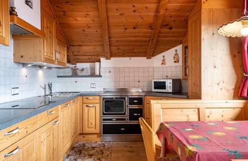 Albions Apartment | Apartment 'Malsötscherhof C' with Mountain View, Balcony and Wi-Fi