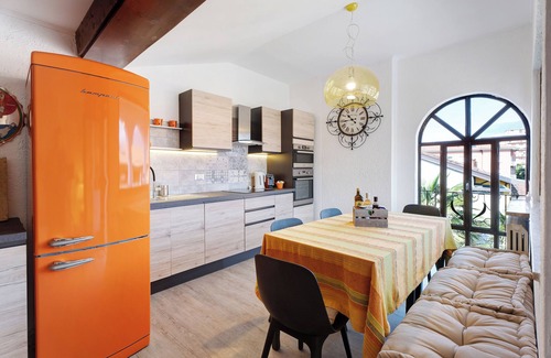 Germignaga Apartment | Apartment 'Mansarda Vialba' in Holiday Home with Lake View and Balconies