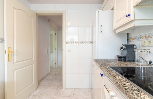 Platja d'Aro Apartment | Apartment 'Mar D'aro' with Shared Pool, Wi-Fi and Air Conditioning