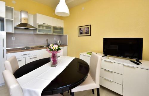 Dinjiska Apartment | Apartment Marija-2 by Interhome