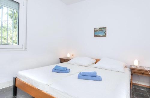 Llanca Apartment | Apartment Matthias-3 by Interhome