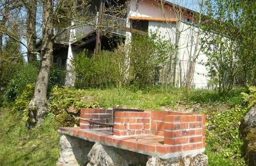 Getigne Apartment | Apartment "Meunerie", balcony & garden access on the river near Clisson