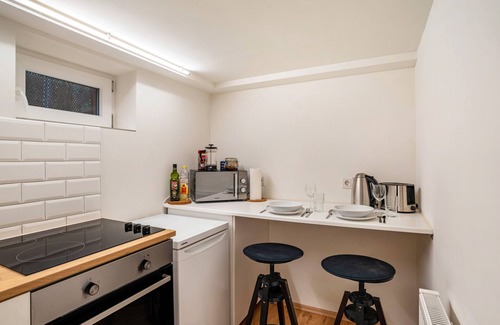 Buckenberg Apartment | Apartment 'Mini Mit Bad Und Küche' with Private Terrace and Wi-Fi