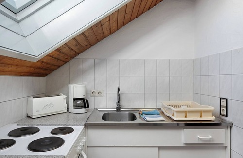 Schonenbach Apartment | Apartment 'Mit Balkon, 60qm' with Mountain View, Shared Garden and Wi-Fi