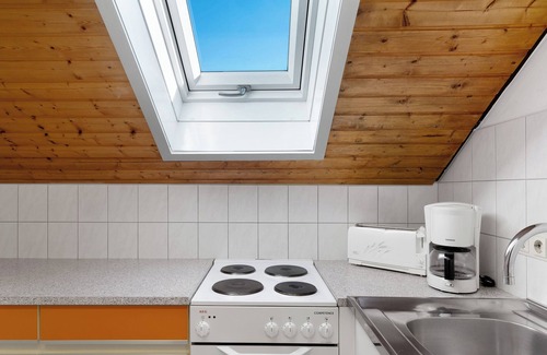 Schonenbach Apartment | Apartment 'Mit Balkon, 60qm' with Mountain View, Shared Garden and Wi-Fi