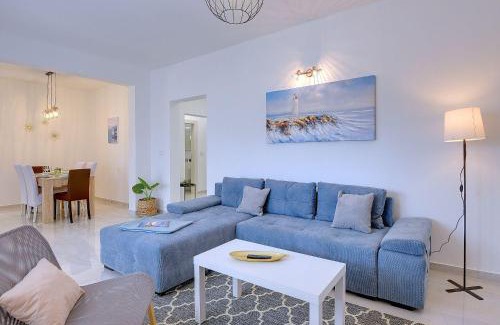 Valtura Apartment | Apartment mit großem Garten, Spielbereich