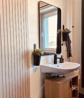 Weiden in der Oberpfalz Apartment | Apartment mit Netflix - Parken - Küche - Bad