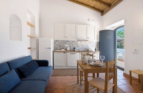 Almancil Apartment | Apartment 'Monte Gerações 1' with Shared Pool, Wi-Fi and Air Conditioning
