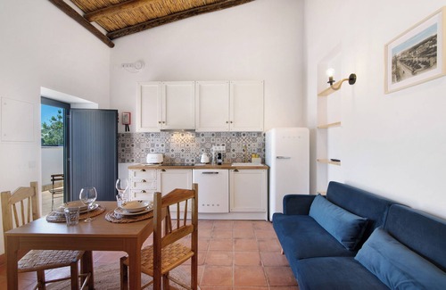 Almancil Apartment | Apartment 'Monte Gerações 3' with Shared Pool, Wi-Fi and Air Conditioning