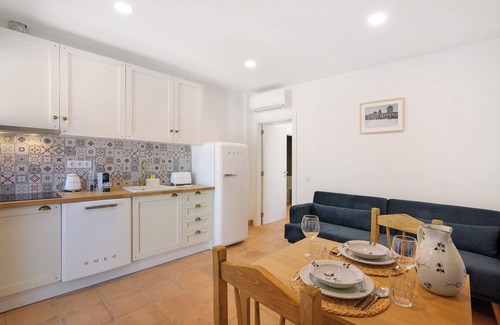 Almancil Apartment | Apartment 'Monte Gerações 4' with Shared Pool, Wi-Fi and Air Conditioning