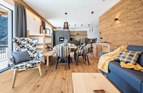 Valles Apartment | Apartment "Mulin Rudl" next to the Skiing Area with Mountain View, Sauna & Balcony