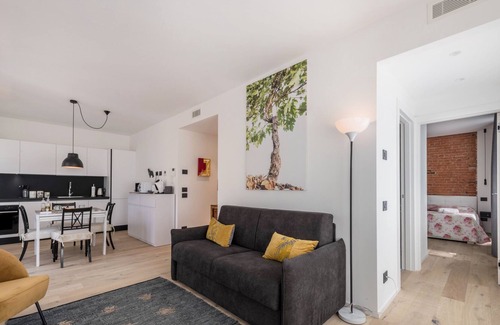 Torri del Benaco Apartment | 'Apartment ' My Town Home with Lake View, Balcony & Wi-Fi
