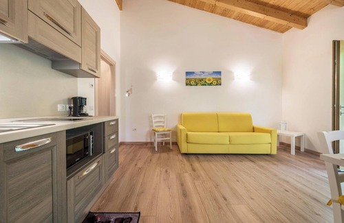 Tremosine Apartment | Apartment "Nonno Bigi Girasole" with Mountain View, Wi-Fi, Balcony & Garden
