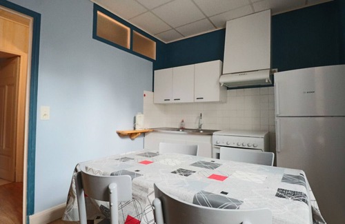 La Bourboule Apartment | Apartment 'Narcisses N°3 - Parisienne' with Wi-Fi