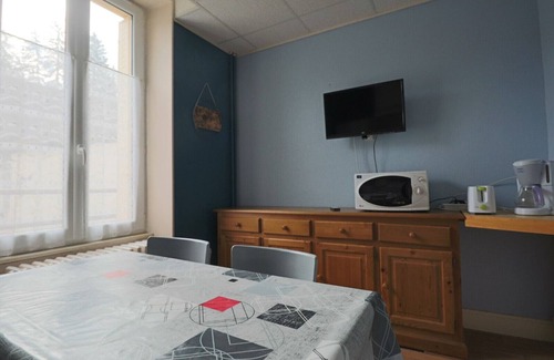 La Bourboule Apartment | Apartment 'Narcisses N°3 - Parisienne' with Wi-Fi