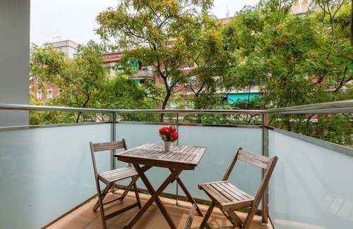 Navas Apartment | Apartment "Navas 2" with Balconies & Wi-Fi