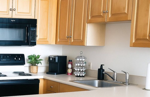 Downtown Cleveland Apartment | Apartment near CSU | Playhouse | Progressive field | Casino | Hospital