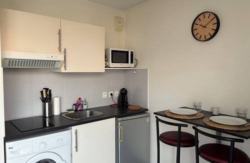 Maladiere Apartment | Apartment near flag and republic