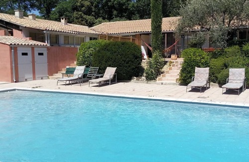 Nyons Apartment | Apartment 'Nino - 2/4 People' with Shared Pool, Wi-Fi and Air Conditioning