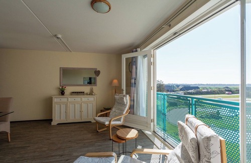 Julianadorp aan zee Apartment | Apartment by Dutch Dunes with Balcony Views