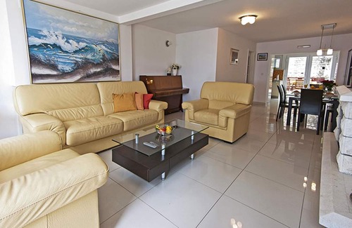Plat Apartment | Apartment no.5 at Luxurious Seaview Villa with Pool, Plat near Dubrovnik