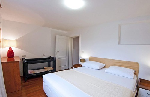 Plat Apartment | Apartment no.5 at Luxurious Seaview Villa with Pool, Plat near Dubrovnik