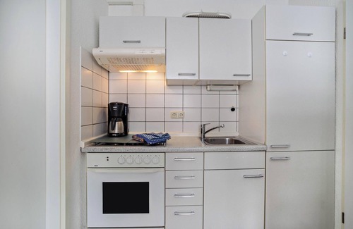 Duhnen Apartment | Apartment Nordhaus 2 close to the Beach with Shared Garden & Wi-Fi